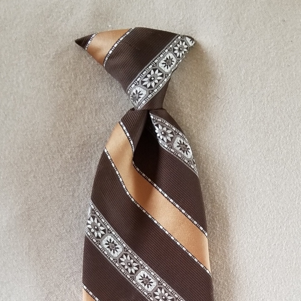 Boys 17 inch Clip-on Tie Brown/Gold